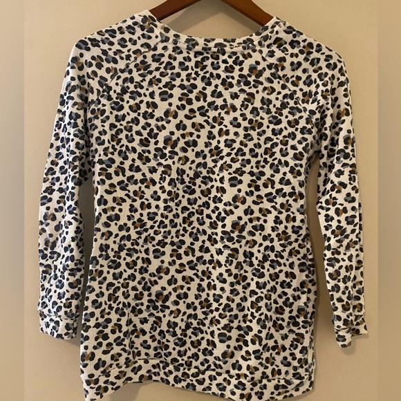 Mink Pink 3/4 sleeve leopard print lightweight sweater - Picture 3 of 5